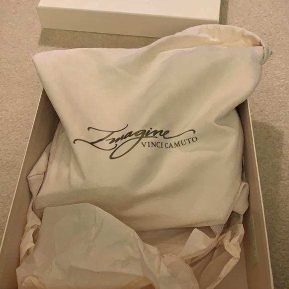 Vince Camino Soft Gold Shoes - Size 9 - Picture 4 of 7